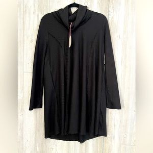 Oversized Umgee Black Cowl Neck Loose Fitting Sweater. Size S